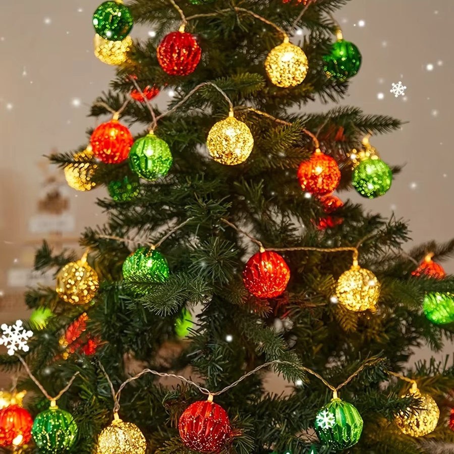 Festliche LED-Lichterkette mit bunten Weihnachtskugeln in Gold, Grün und Rot für Weihnachtsdekoration, Hochzeiten und Partys - Bild 2