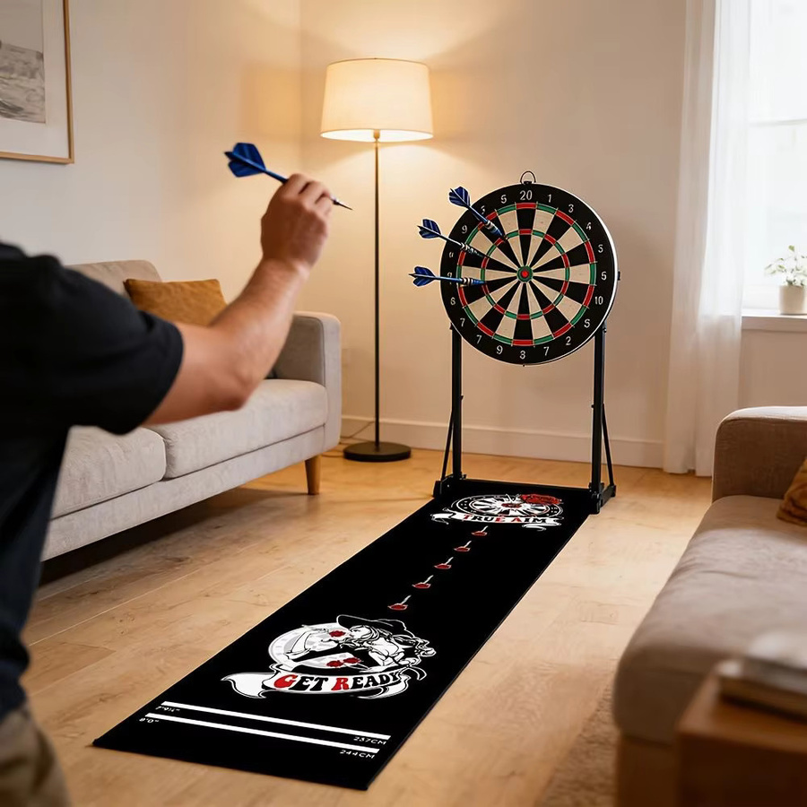 VIKAMA Dart-Trainingsmatte in Schwarz, verschleißfeste Bodenschutzmatte für das Spielzimmer oder die Bar - Bild 1