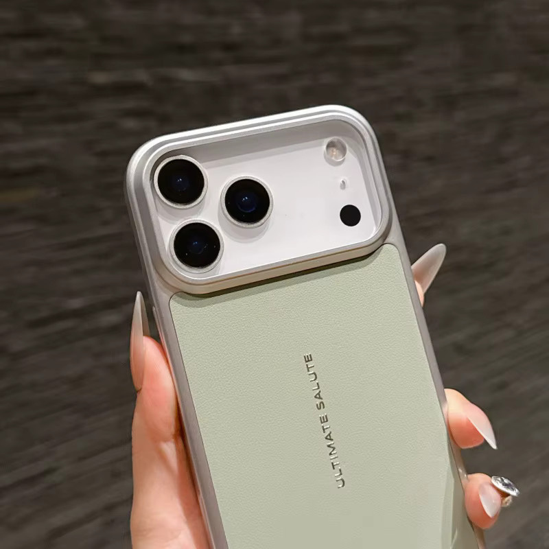 Luxuriöse MagSafe Ladehülle für Apple iPhone 17 Pro Max und iPhone 15 in Grau mit glänzenden Kanten und stoßfester Hartschale - Bild 2