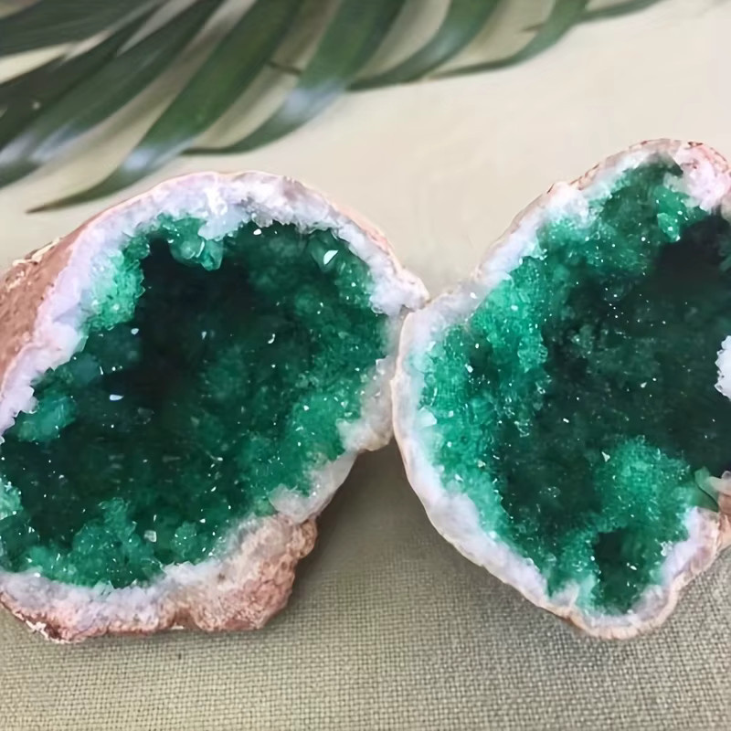 CRYSTALHOLA Grüne Drusen-Quarz-Geode als Tischdeko mit Quarz-Zentrum - Bild 2