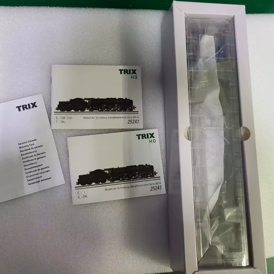 TRIX Modellzug 241 Dampflokomotive, Maßstab 1:87, Schwarz - Bild 6