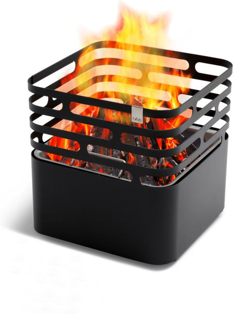 Höfats Feuerkorb CUBE in Schwarz matt mit Ascheschale und Holz - Bild 1