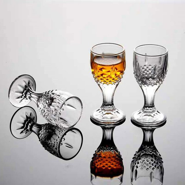 Transparentes Geister Shot Glass aus Glas mit 10 ml Fassungsvermögen - Bild 1
