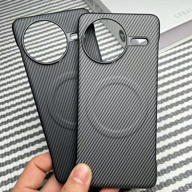 Luxus Kevlar Streifen Magnetische Stoßfeste Schutzhülle für Xiaomi Redmi POCO F7 Pro und F7 Ultra in Schwarz oder Weiß - Bild 1