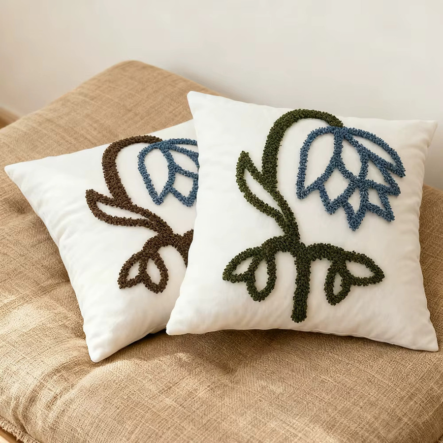 BUYNOW Kissenbezug aus Samt mit Basilikum-Kranz Stickerei und Spitzenbesatz, Farbe: Weiß, B/T/H: 45,72 x 45,72 x 0 cm - Bild 3