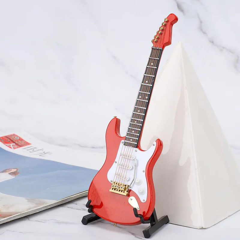 GoolRC Miniatur Rotes E-Gitarrenmodell als Musikinstrument Handwerk Ornament und Geschenk - Bild 4