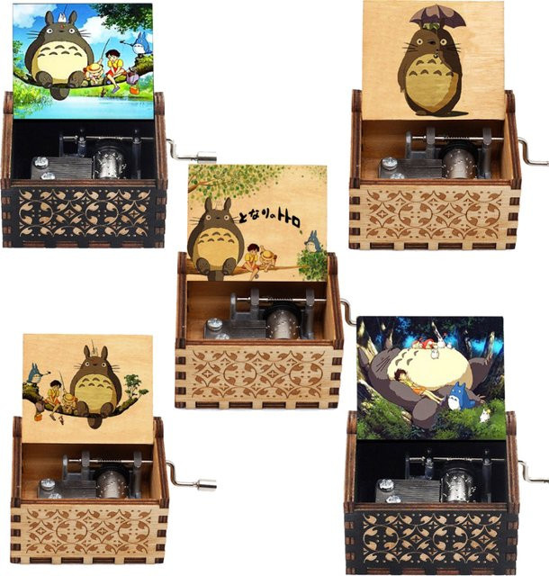 Bandai My Neighbor Totoro Holzwagenmusikdose mit Handkurbel im Vintage-Design, Braun - Bild 1