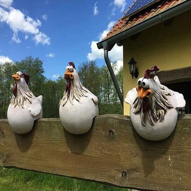 Dekorative Gartenskulptur Hahn von Yiran bag in Weiß aus Harz im Landhausstil mit Schlitz für Blumentöpfe oder Zäune - Bild 1