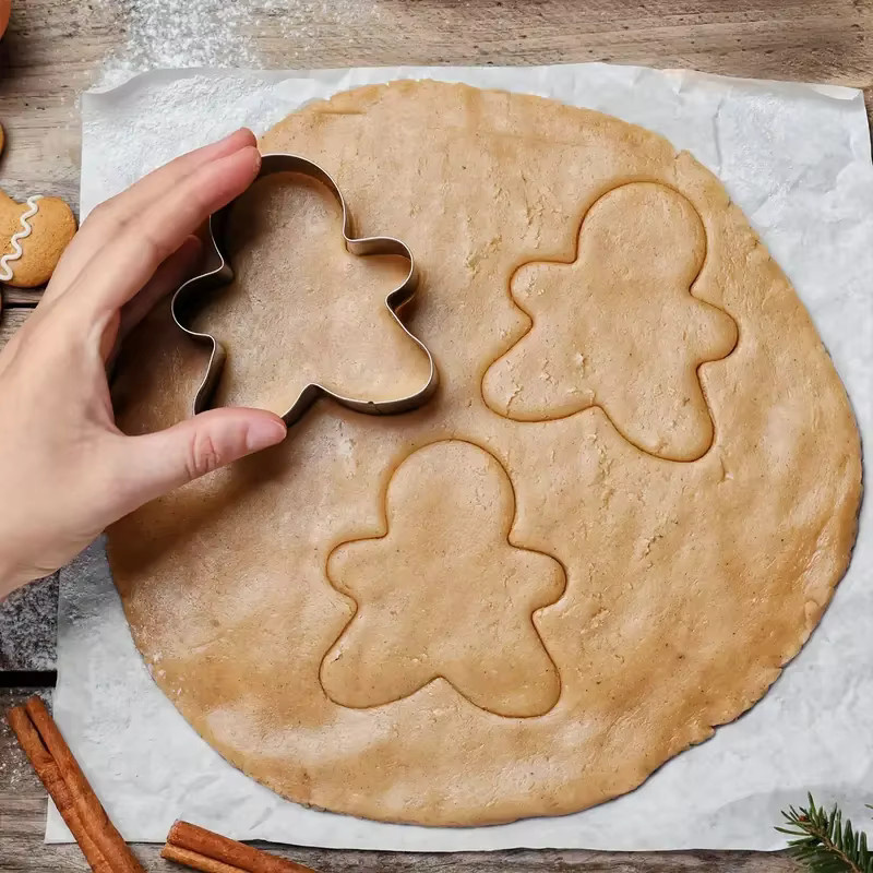XMSJ 6-teiliges Weihnachts-Schneemann-Ausstecher-Set aus Edelstahl in Silber für Lebkuchen und Kekse - Bild 3