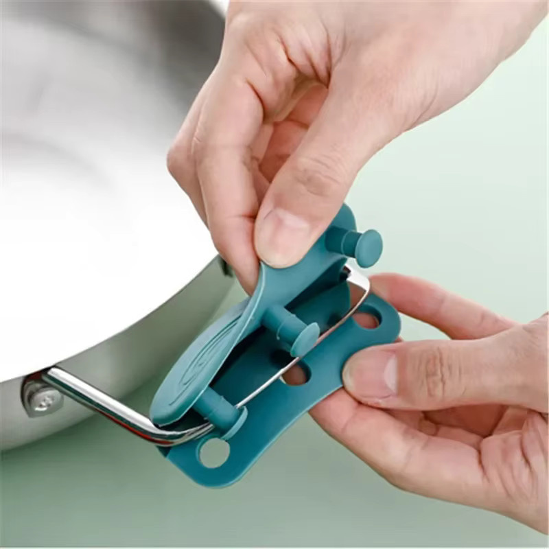 2er-Set Silikon Topfgriff-Abdeckungen in Grau zur Wärmedämmung und als rutschfester Griffhalter für Pfannen und Auflaufformen - Bild 2