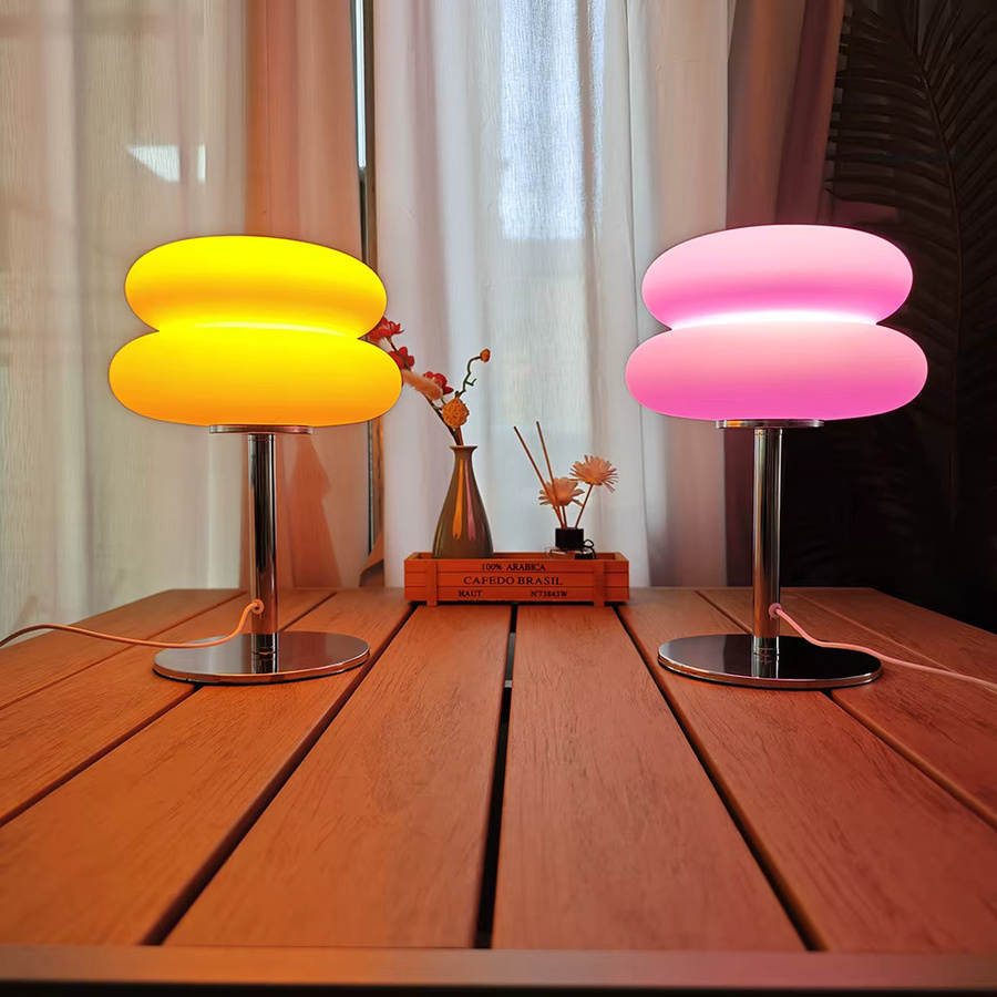 Topwinson Tischlampe in Beige mit USB-Anschluss, dimmbarer Touch-Funktion und dreifarbiger Lichtsteuerung für Schlafzimmer, Wohnzimmer und Home Office - Bild 3