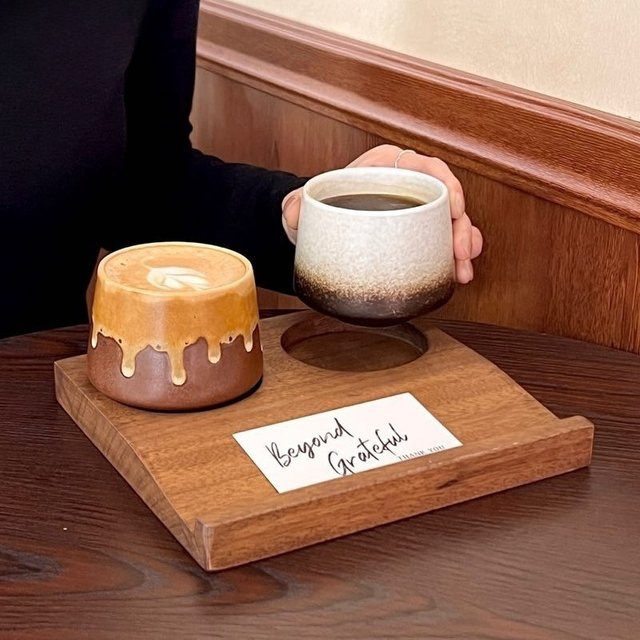 Handgefertigte japanische Raku-Keramik-Teetasse in Multicolour mit Ofenglasur für den Heimgebrauch - Bild 1