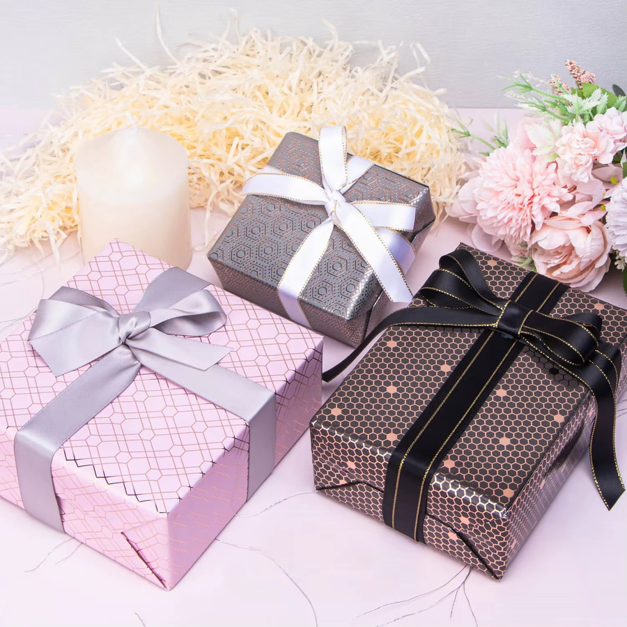 3 Rollen Mini-Geschenkpapier Set mit Geometrie-Mustern in Rosa, Grau, Schwarz und Roségoldfolie - Bild 4