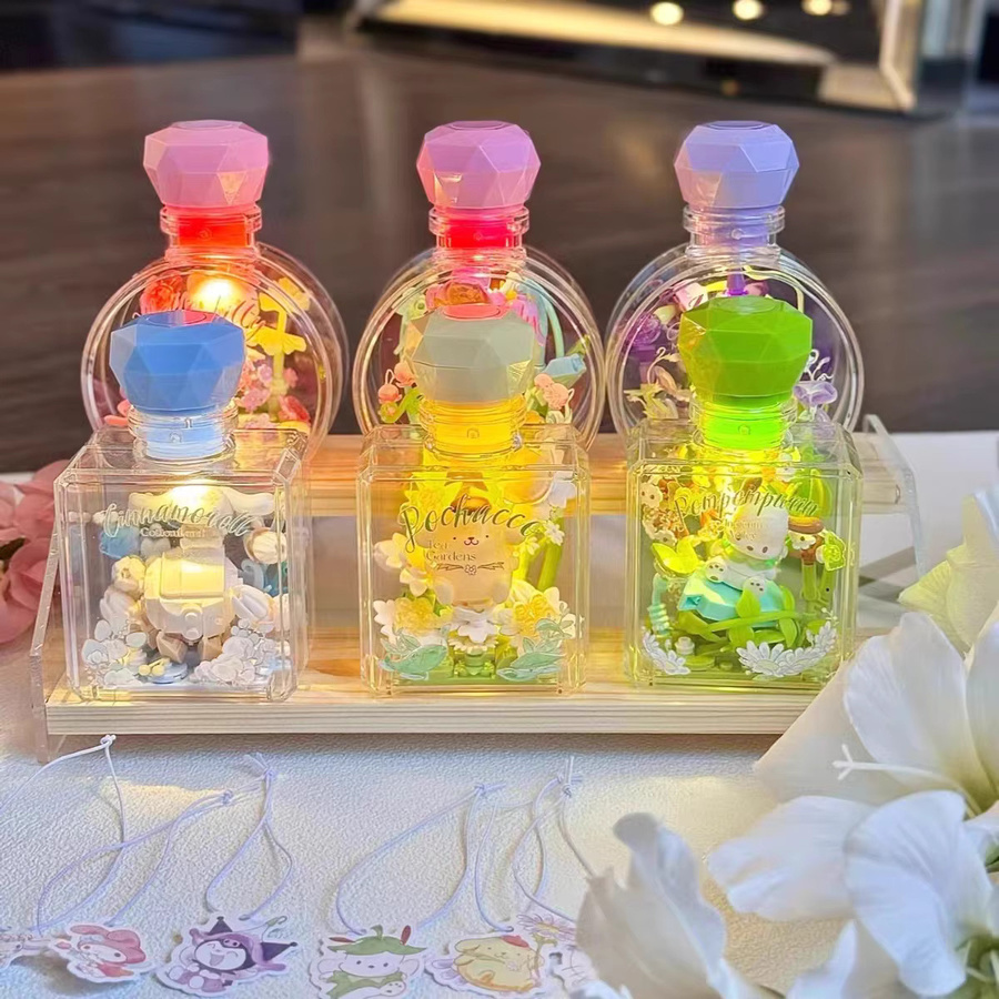 Sanrio Hello Kitty Kuromi Pochacco Parfümflasche Überraschungs-Blindbox, Modellbausteine, mit Licht, ab 14 Jahren - Bild 2