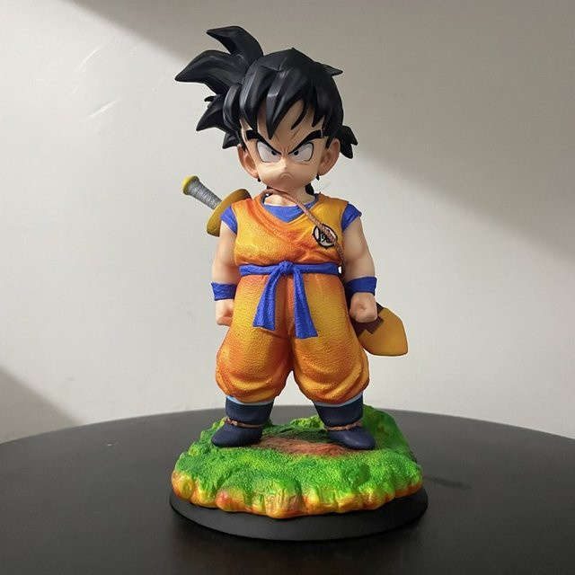 Bandai Dragon Ball Child Son Gohan Actionfigur mit Schwert, PVC-Statue - Bild 1