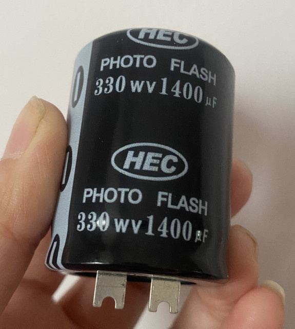 Odoelec Fotoblitz Kondensator 330V 1400uf Schwarz B: 3,5 cm, T: 4,5 cm - Bild 1