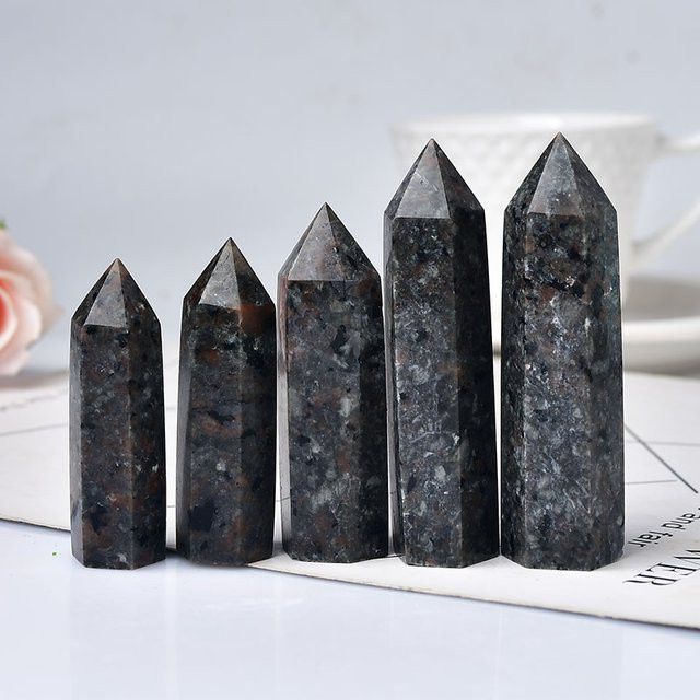 RYCRYSTAL Natürlicher Feuerstein Quarz Obelisk als sechseckiges Kristallprisma zur Heilung und Dekoration - Bild 1