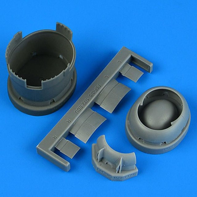 Eduard F6F-3 Hellcat early - Cowling and cooling flaps - closed - Bild 1