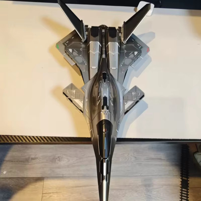 Bandai Baidi Aerospace Fighter South Gate Plan, Bausatz, 1:144 Maßstab - Bild 2