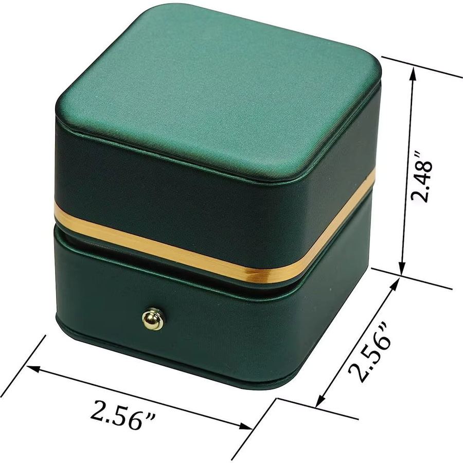 Elegante quadratische Ringbox aus PU-Leder in Gold mit Samtinterieur für Schmuckpräsentationen und Verlobungen - Bild 4
