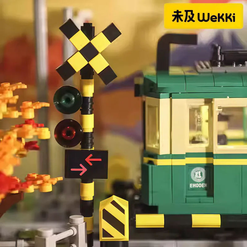 SEMBO BLOCK Kamakura Zug Montage Bausteine mit Kirschblüten-Straßenszene in Mehrfarbig als dekoratives Modell aus Kunststoff - Bild 3