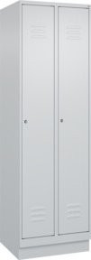 C+P Spind Classic PLUS Garderobenschrank mit Sockel, 2 Abteile, Grau, H x B x T: 195 x 60 x 50 cm, mit Zylinderschloss und 4 Garderobenhaken - Bild 1