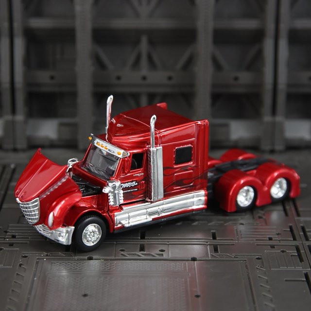 Maisto International Lone Star American Heavy Truck, Modell aus Legierung, 1:64, Rot - Bild 1