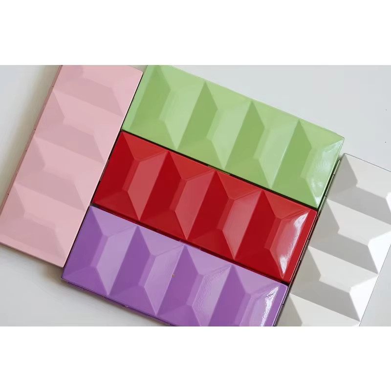 Tragbare 24-Gitter-Emaille-Box für Aquarellfarben in Rot als leere Palette für Künstler - Bild 3