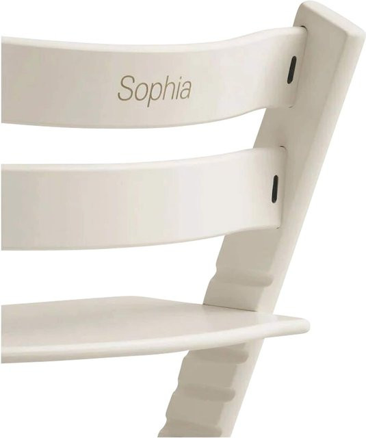 Stokke Tripp Trapp Treppenhochstuhl aus lackierter Buche in Beige mit Gravur - Bild 1