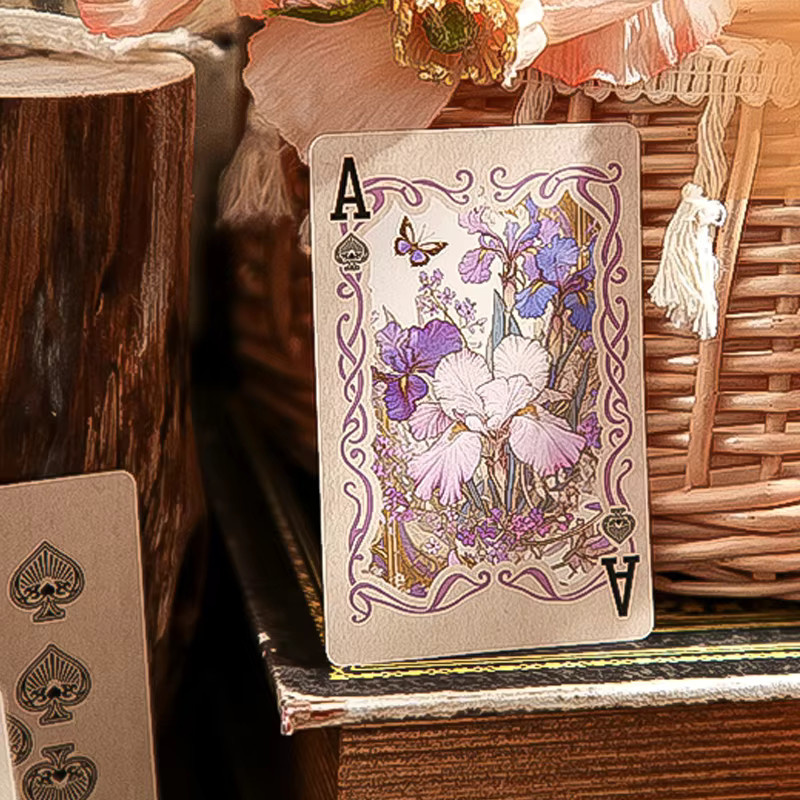Mr. Paper Secret Garden Spielkarten Set mit 55 Stück im Vintage Blumenmuster und literarischem Stil, Mehrfarbig - Bild 5