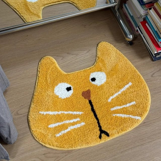 VIKAMA Bodenmatte Alien Cute Cartoon Cat in Gelb, saugfähige Badezimmermatte und Teppich, B: 60 cm, T: 40 cm - Bild 1