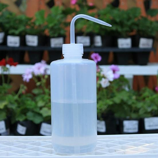 Yousheng Squeeze Gießflasche aus Kunststoff mit Skala und langer gebogener Düse, transparent, 1000 ml - Bild 5