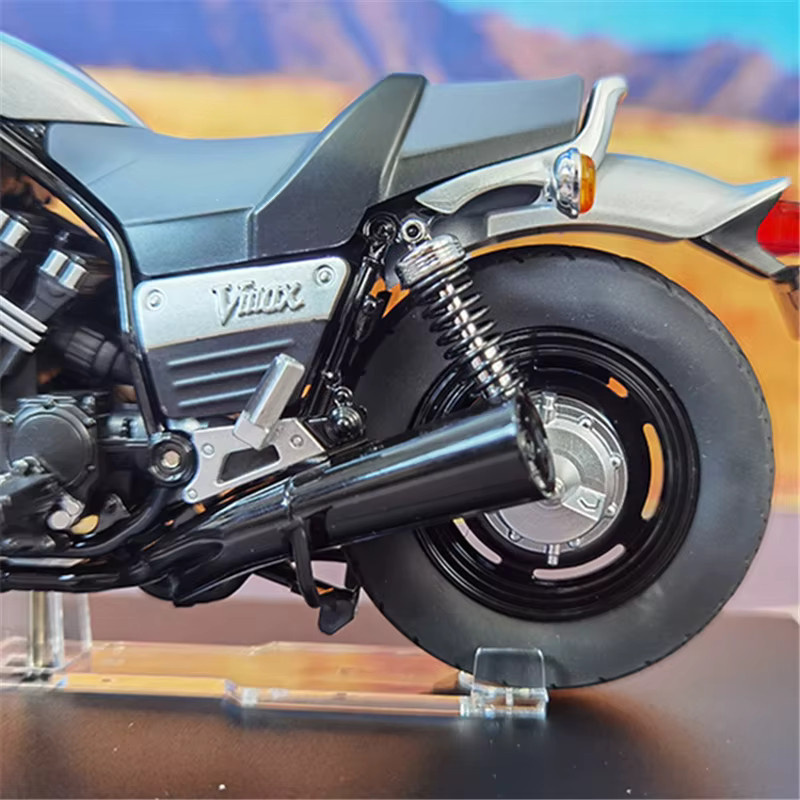 Maisto Yamaha Vmax Motorrad Modell, 1:12, Metall, Rot - Bild 3