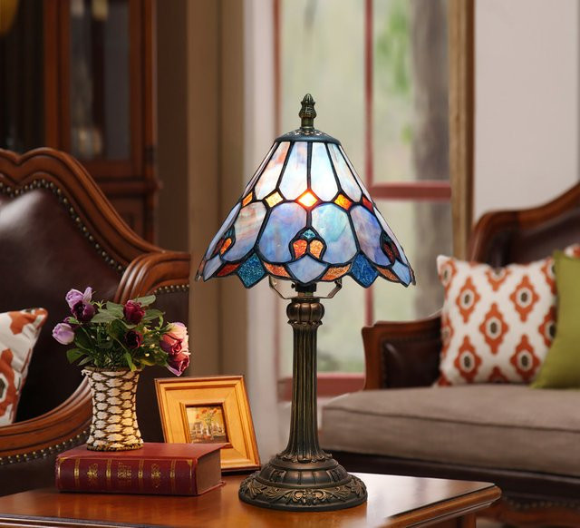 Buntglas-Tischlampe im Barock-Stil mit blauem Glasschirm und Bronze-Sockel, Höhe: 36,5 cm, Breite: 20,3 cm - Bild 1