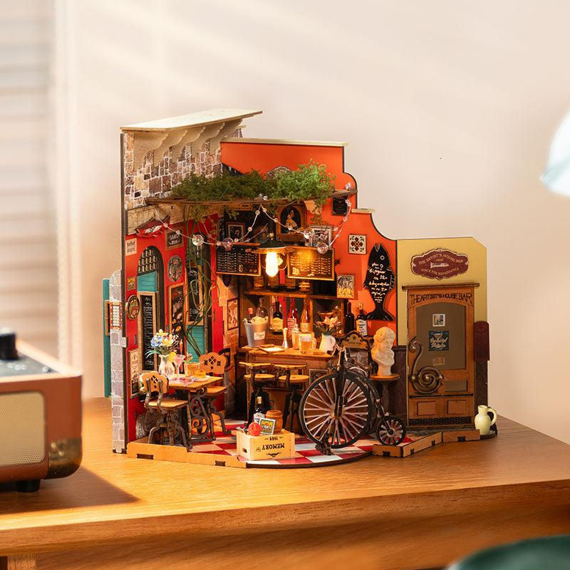 ROBOTIME Rolife 3D-Puzzle Cheers Bar & Restaurant DIY Miniaturhaus aus Holz in Mehrfarbig - Bild 4