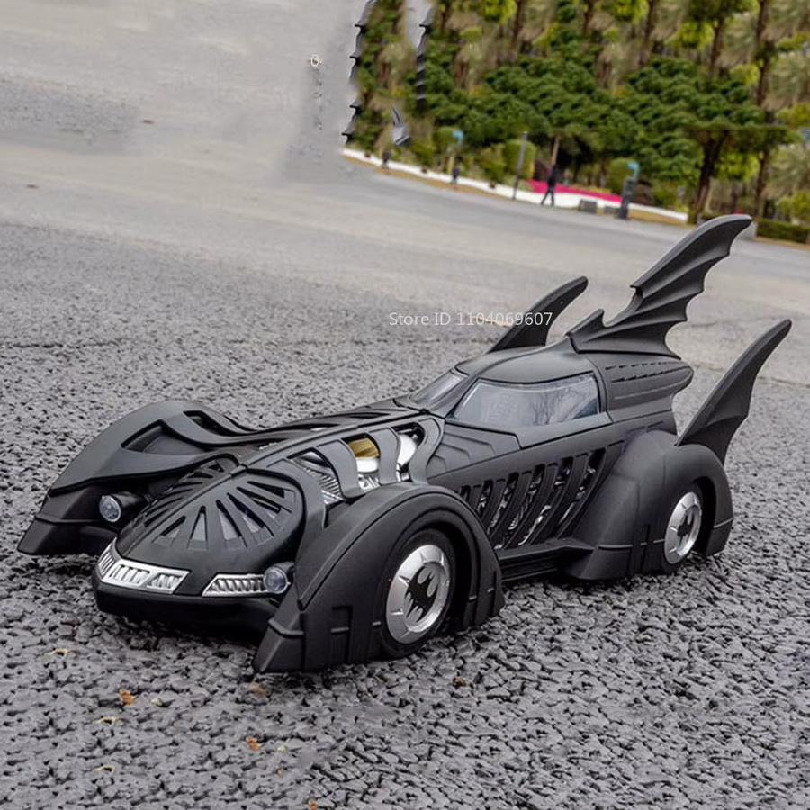 XMD Batmobil-Modellauto, Batman, Maßstab 1:18, Licht, Tür geöffnet - Bild 5