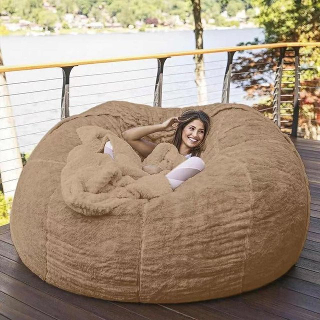 Flauschiger Fleece Schonbezug von aimo in Beige für Sessel, Sitzsack oder Stuhl - Bild 1