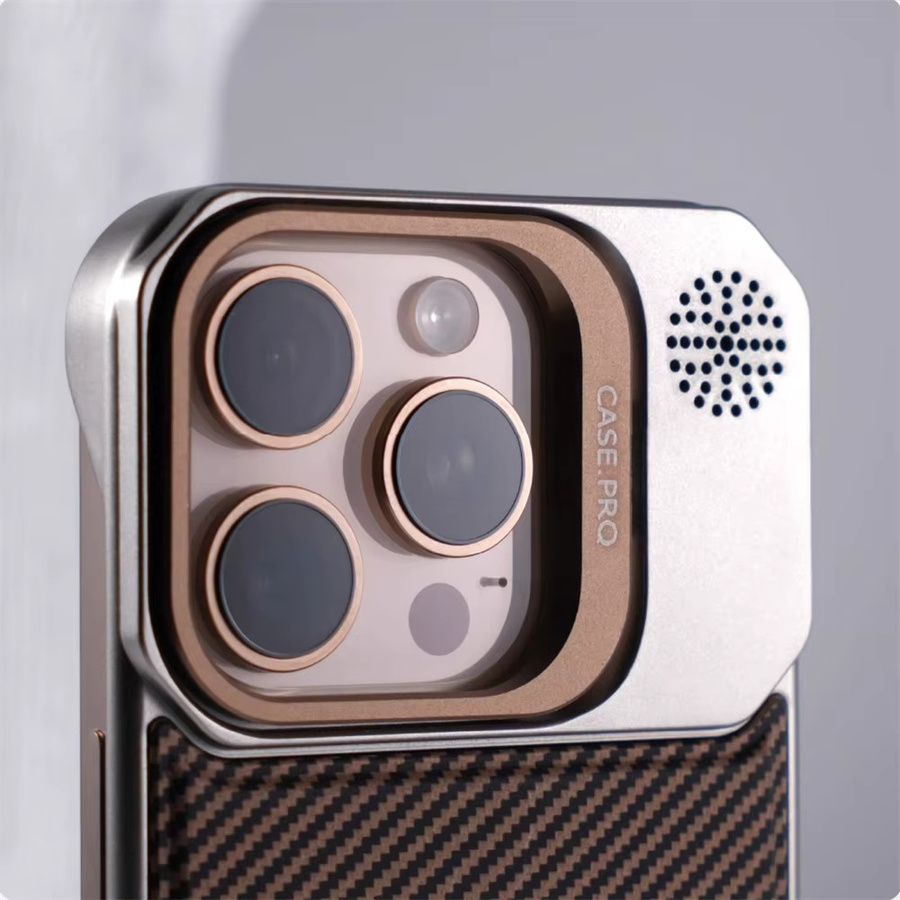 CHAOYIDIAN Slim Hülle mit Carbonfaser-Muster für iPhone 16 Pro Max 15 14 Plus 13 12 mit Objektivschutz und kabellosem Laden in Schwarz und Braun - Bild 3