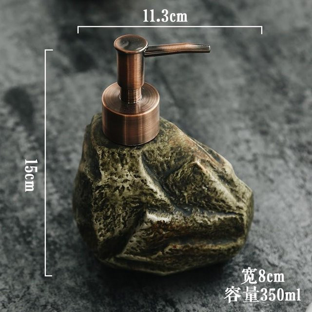 Tread Tribe Keramik-Seifenspender in Braun mit Pumpe, luxuriöse Nachfüllflasche für Seife, Shampoo oder Duschgel, Höhe: 15,0 cm, Breite: 11,3 cm - Bild 1