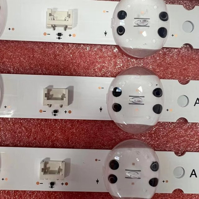 LED Backlight Strip für TV Modelle 55UK6300LL 55uk6400PLF 55UK6300PJF 55UM7100PLB 55UK6200PSA 55UM7100PSA SSC_Trident_55UK63 55UK6200PDA in Weiß - Bild 1