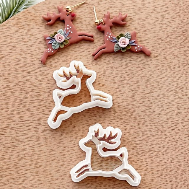 2 Stück Weihnachts-Rentier-Ausstechformen aus Kunststoff für DIY Schmuck und Polymer-Ton in Weiß - Bild 1