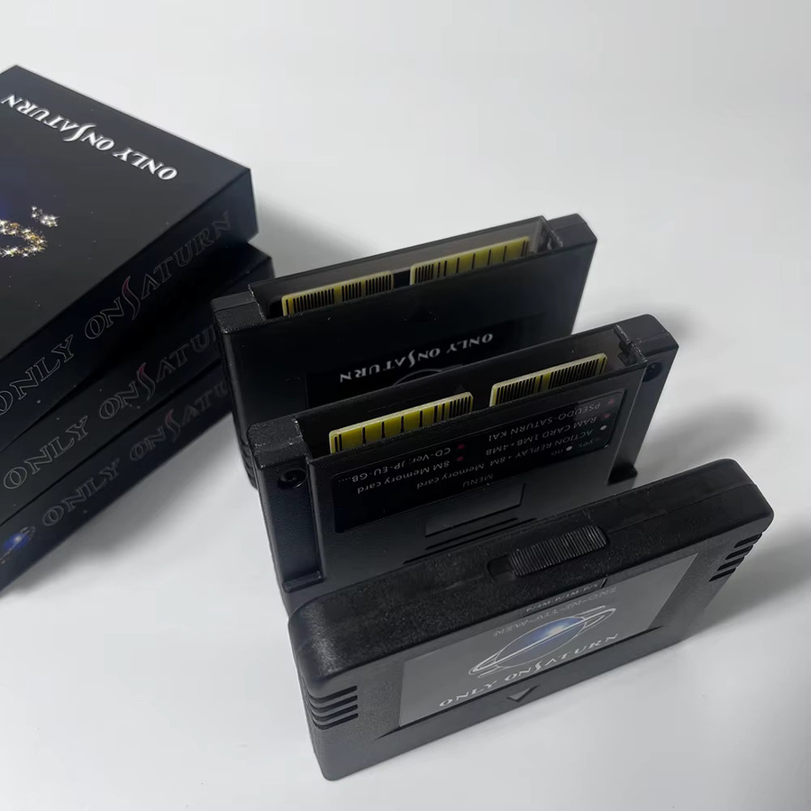 Pseudo Saturn 4in1 Retro-Konsole in Schwarz mit Display, 4M Beschleuniger, Goldfinger-Funktion, Action-Replay und 8MB Speicherkarte - Bild 5