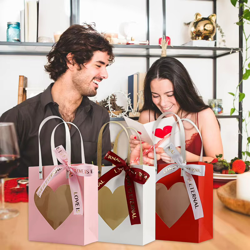 6er Set Valentinstag Geschenktüten aus Papier in Pink mit Herzfenster und Band für Hochzeiten und Partys - Bild 4
