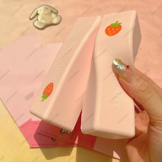 Hot Toys Erdbeer-Käse-Stick, Squishy-Spielzeug, pink - Bild 1