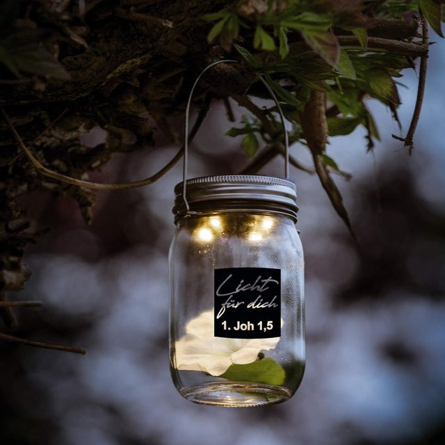 Uljö Solarlampe für den Garten aus Glas und Metall in Schwarz mit transparentem Zylinder und warmweißem Licht - Bild 1