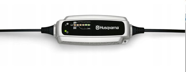 Husqvarna BC0.8 12V Batterieladegerät für Traktoren und Aufsitzmäher in Silber - Bild 1