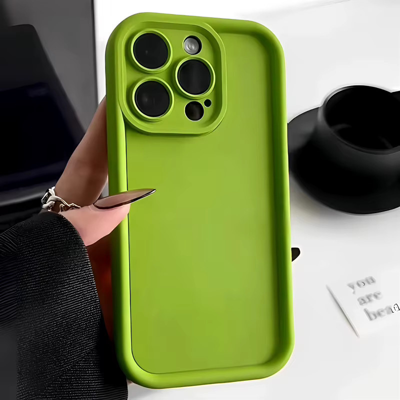 Stoßfeste Silikon-Handyhülle für Apple iPhone in den Farben Braun und Grün - Bild 1