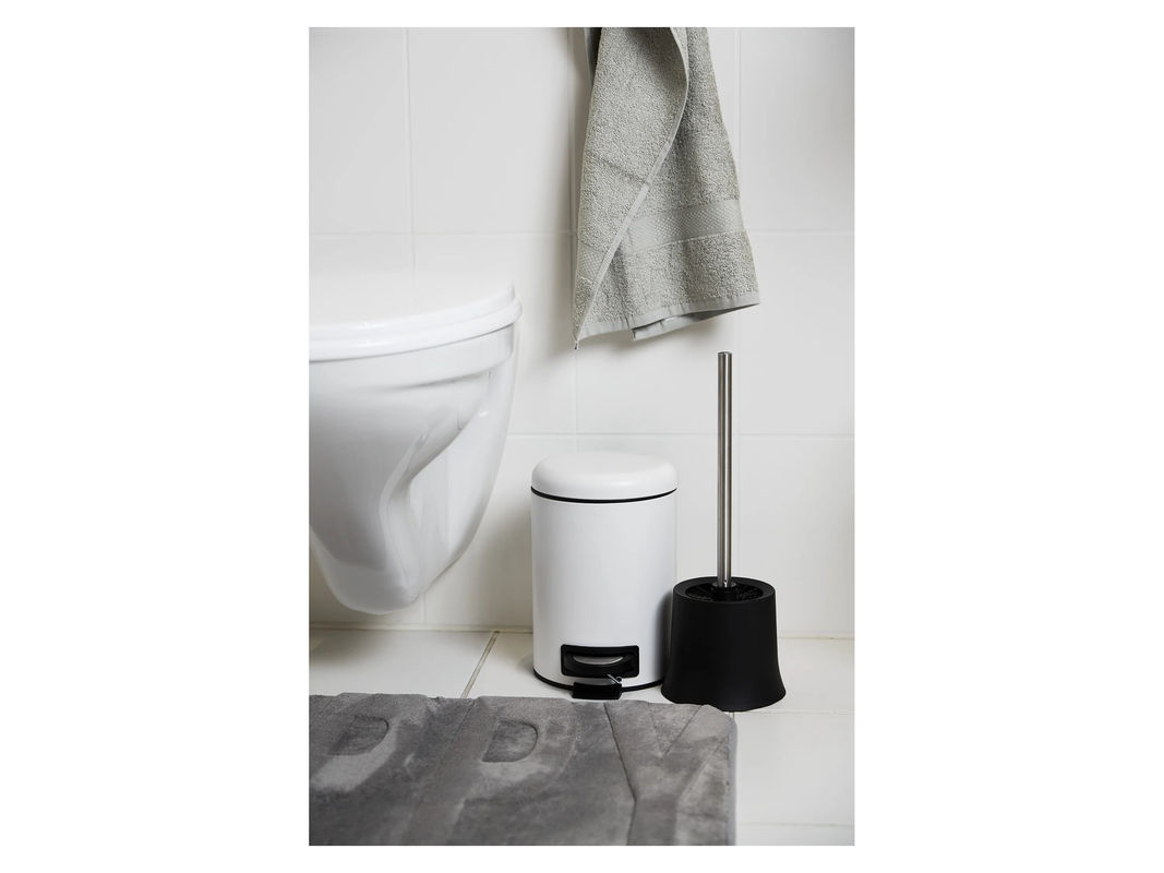 WENKO WC-Garnitur Basic 2er Set aus Kunststoff in Schwarz inklusive WC-Bürste - Bild 2