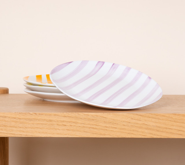 BLUME2000 Keramik Frühstücksteller gestreift in Violett und Weiß - Bild 1