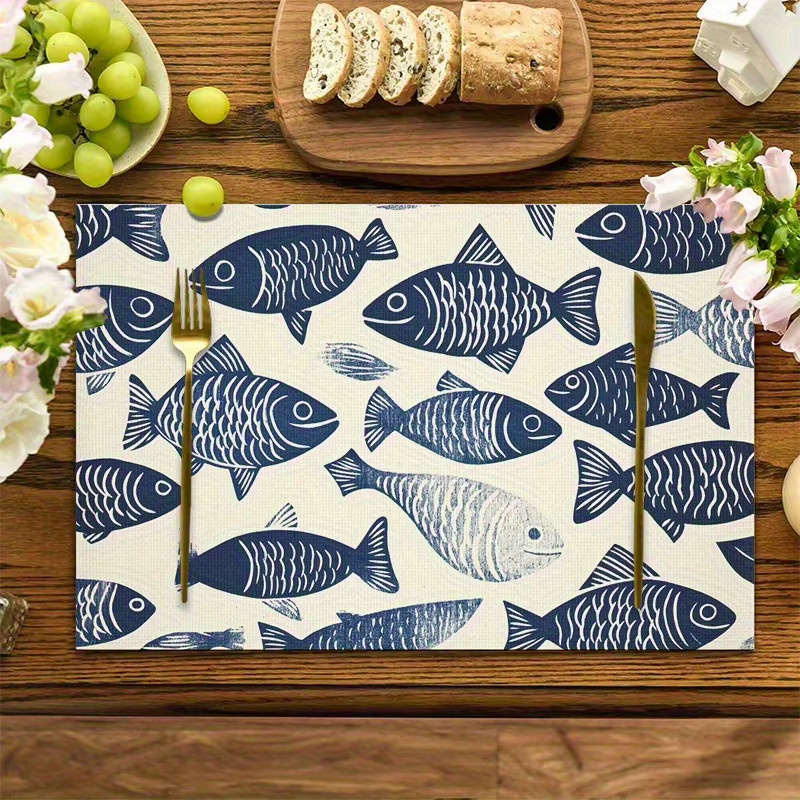 VIKAMA 4-teiliges Set Tischsets aus Filz mit blau-weißem Fischmuster, hitzebeständig und rutschfest - Bild 4